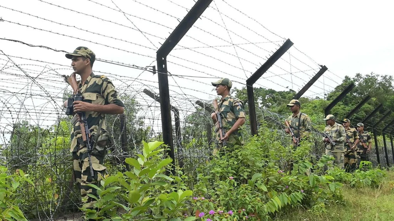 ত্রিপুরায় নিজের অস্ত্রে গুলিবিদ্ধ বিএসএফ সদস্য