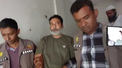 গুপ্তচরবৃত্তির অভিযোগে ভারতীয় নাগরিক ফের ৩ দিনের রিমান্ডে