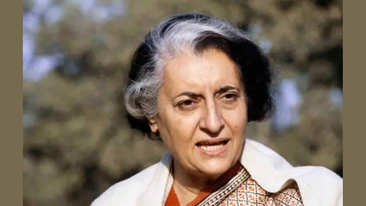 ঘোষক বিতর্ক এবং ইন্দিরা গান্ধী