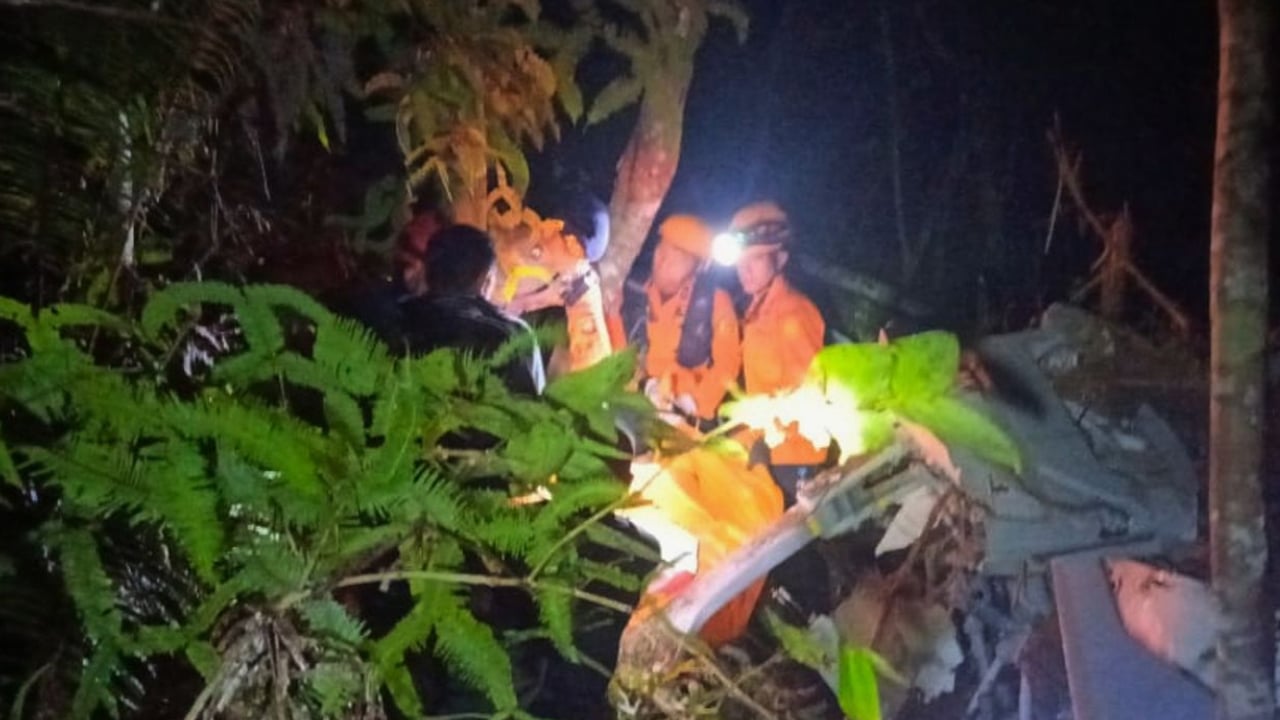 ইন্দোনেশিয়ায় হেলিকপ্টার বিধ্বস্ত, সব আরোহীর মৃত্যু