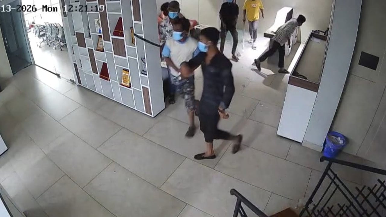 চট্টগ্রামে ইন্টারনেট অফিসে সশস্ত্র হামলা, ৩৫ লাখ টাকা লুটের অভিযোগ
