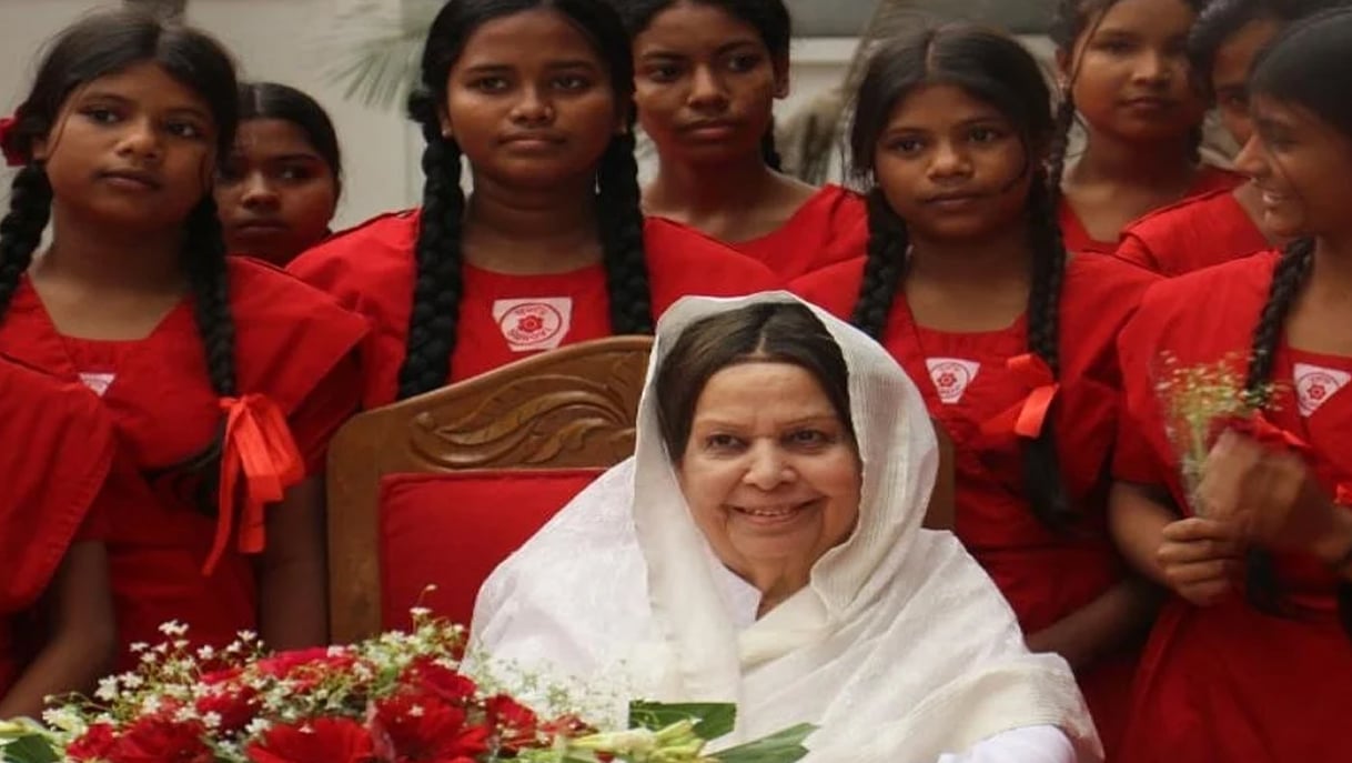 বিজয় দিবসে গুণীজন সম্মাননা পেলেন সৈয়দা ইকবাল মান্দ বানু