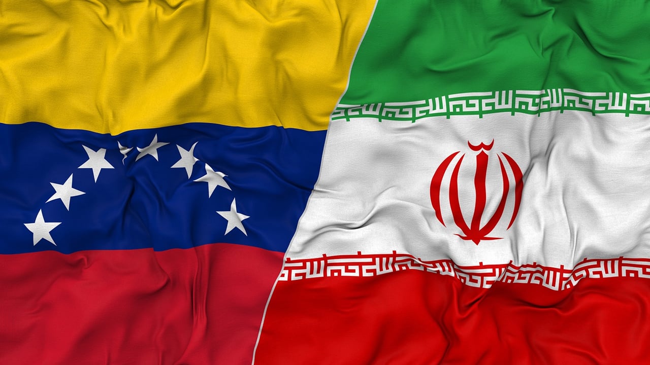 যুক্তরাষ্ট্রের একের পর এক হুমকি, ভেনেজুয়েলার পাশে দাঁড়াল ইরান