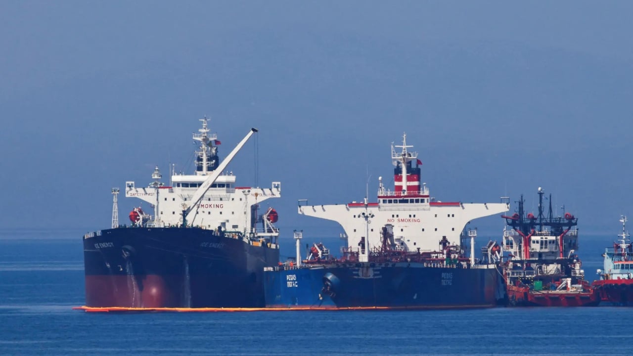 তেল বহনকারী ইরানের ২৯টি ‘ছদ্ম বহরে’ যুক্তরাষ্ট্রের নিষেধাজ্ঞা