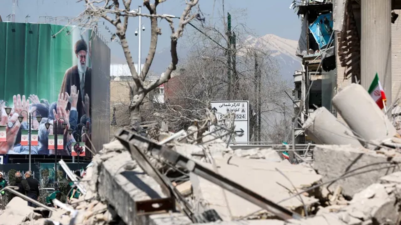 ইরানে নিহত বেড়ে ১০৪৫