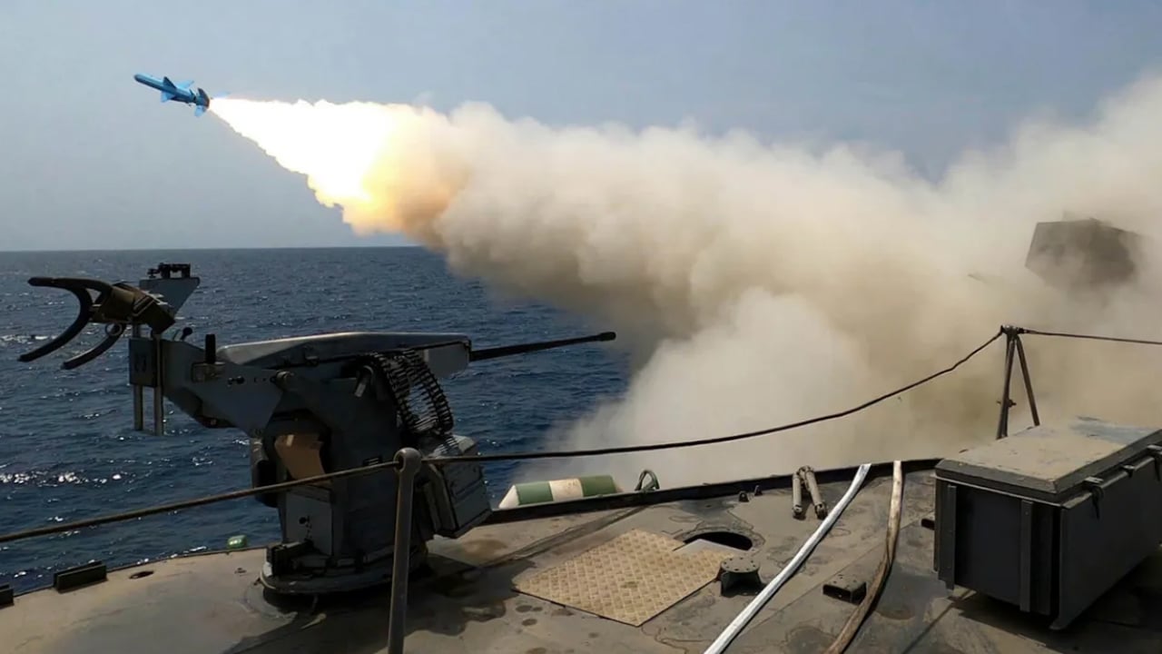 হরমুজ প্রণালিতে আকাশসীমা বন্ধ করল ইরান, নেপথ্যে কী