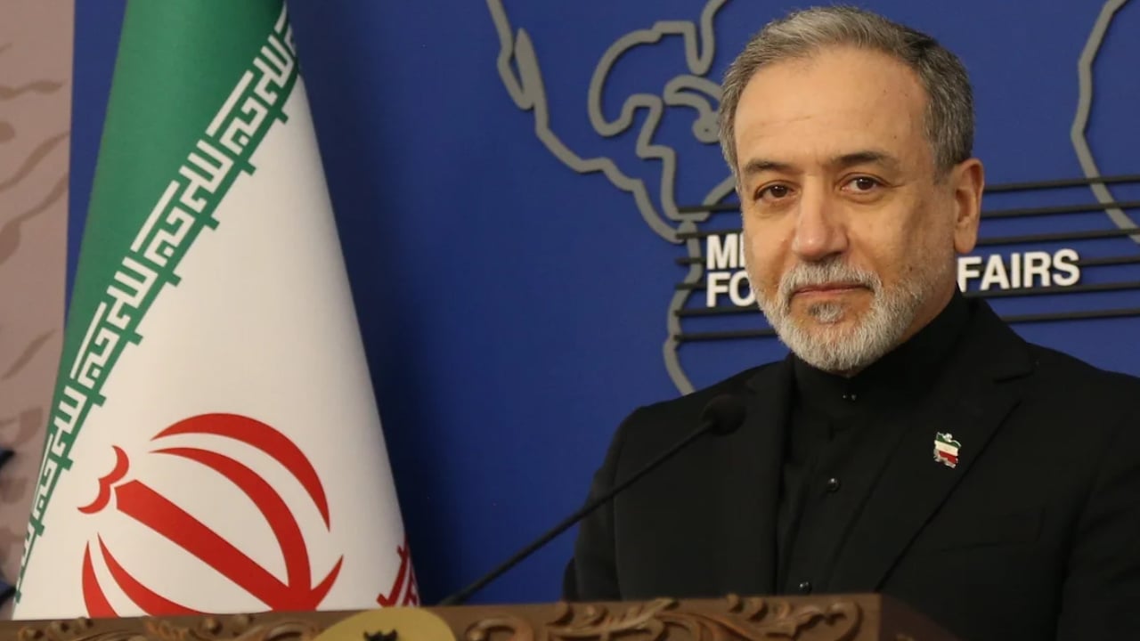 যুক্তরাষ্ট্রকে চাপে ফেলতে ইউরোপের ঘনিষ্ঠ হওয়ার চেষ্টা ইরানের