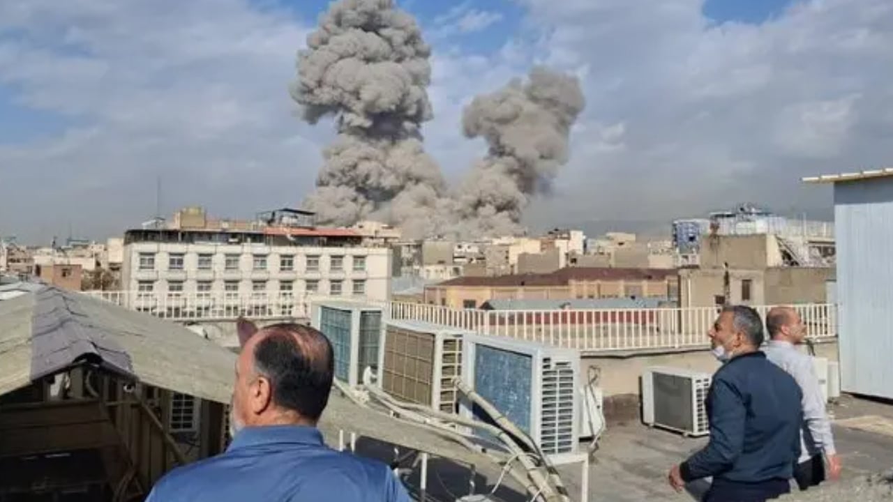 ইরানে হামলায় ৪০ জন কর্মকর্তা নিহত