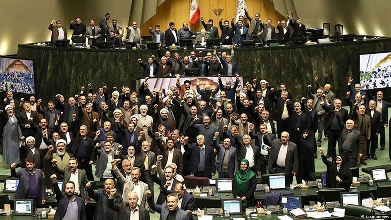 মধ্যপ্রাচ্যের সব মার্কিন ঘাঁটিতে হামলার হুমকি ইরানের