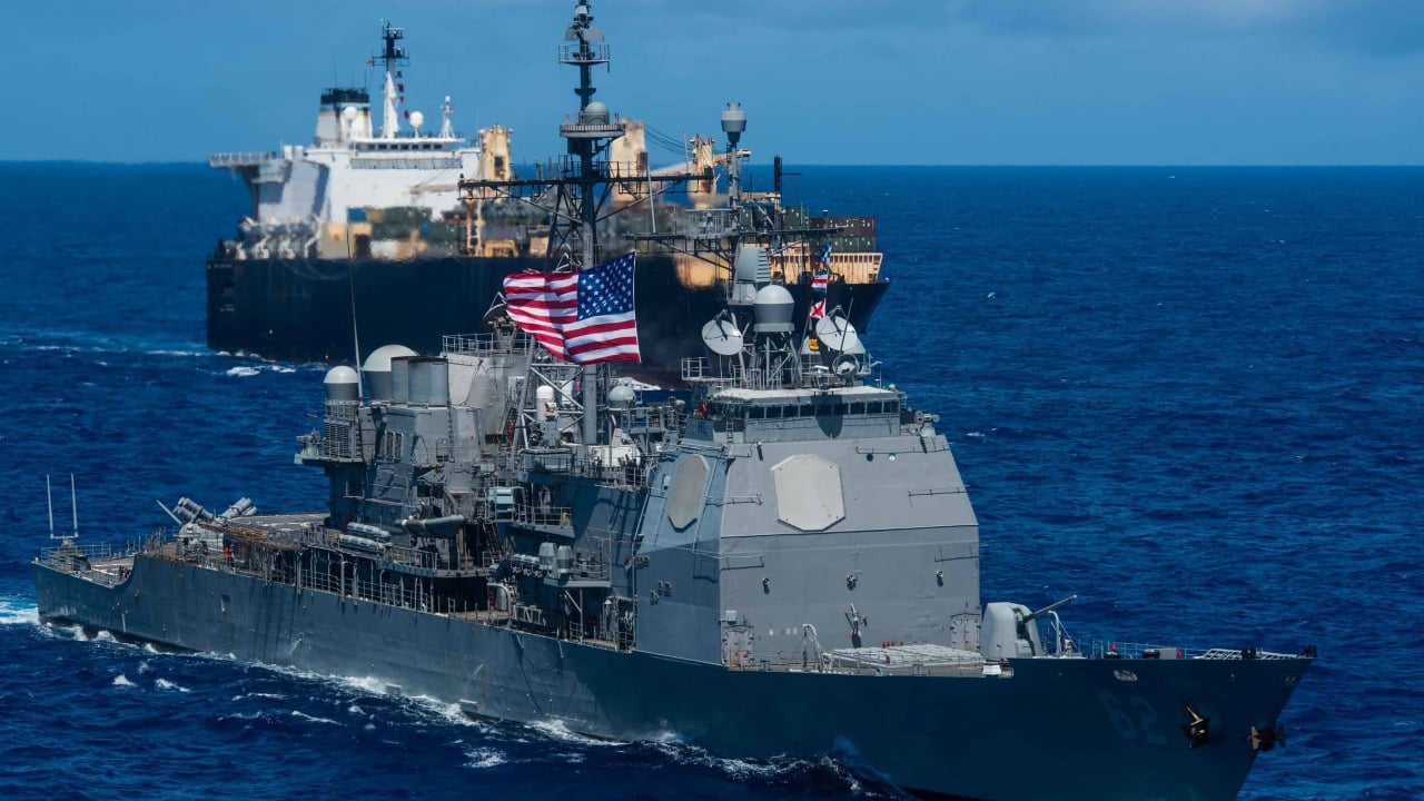 ৪২ জাহাজকে অন্য পথে ঘুরিয়ে দেওয়ার দাবি যুক্তরাষ্ট্রের