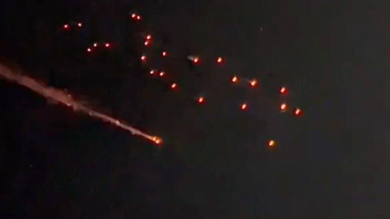 ইরান থেকে ইসরাইলের দিকে ক্ষেপণাস্ত্র হামলা