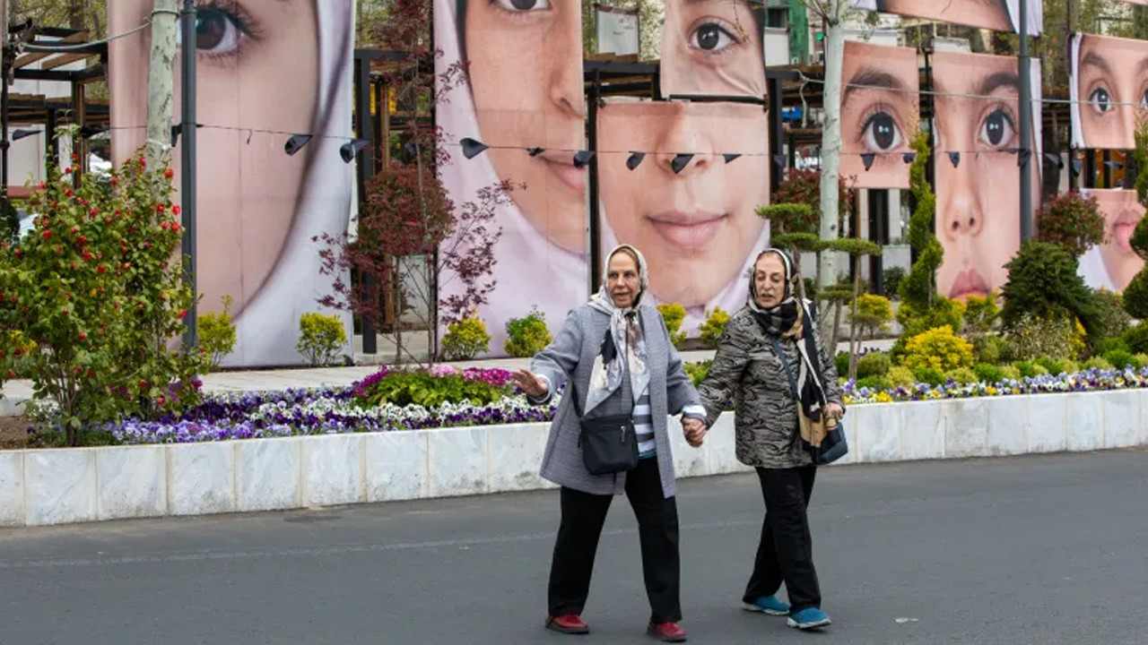 ইরানে হামলায় ক্ষতিগ্রস্ত ১,৩০০ স্কুলের অধিকাংশের মেরামত সম্পন্ন