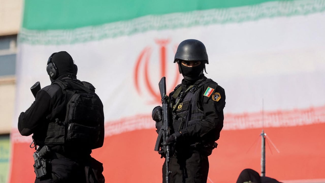 গ্রেপ্তার এড়াতে গোপনে চিকিৎসা নিচ্ছেন ইরানের বিক্ষোভকারীরা