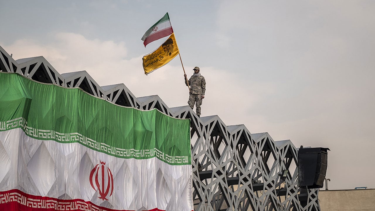 যুক্তরাষ্ট্র ও যুক্তরাজ্যের তিন ট্যাংকারে হামলার দাবি ইরানের