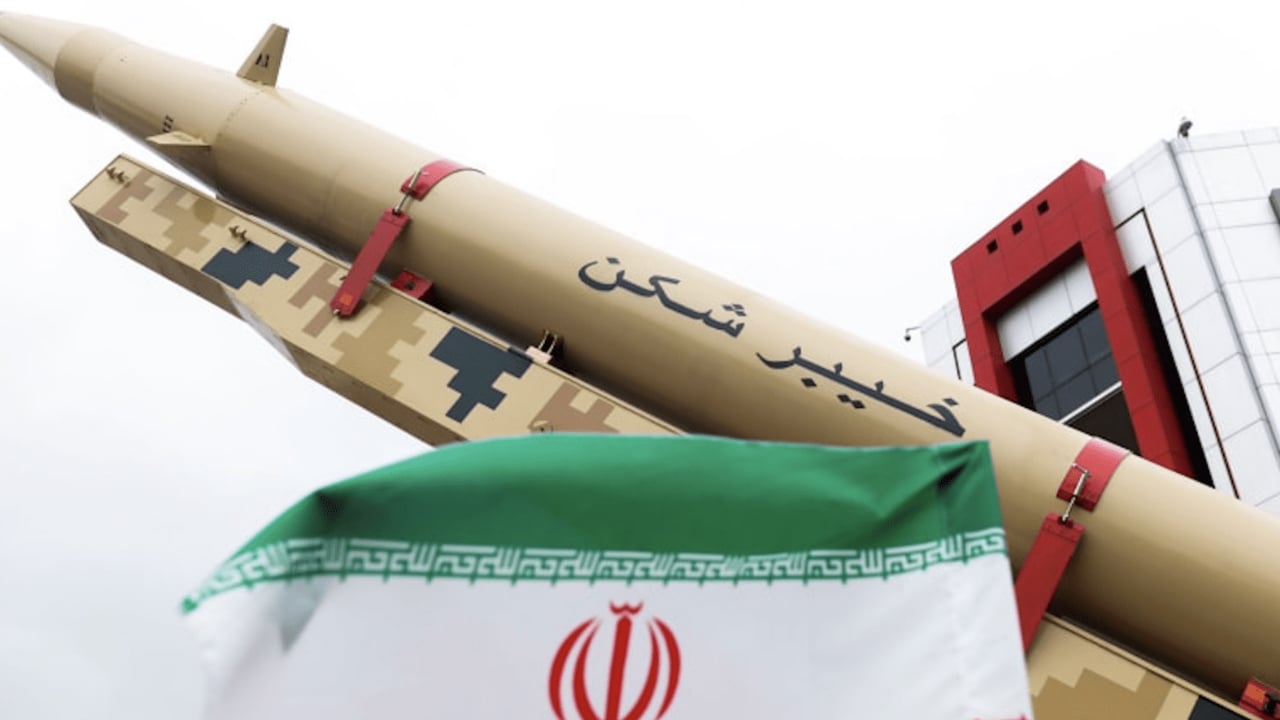 ‘চরম, বিস্তৃত ও ধ্বংসাত্মক’ হামলার হুঁশিয়ারি দিলো ইরান