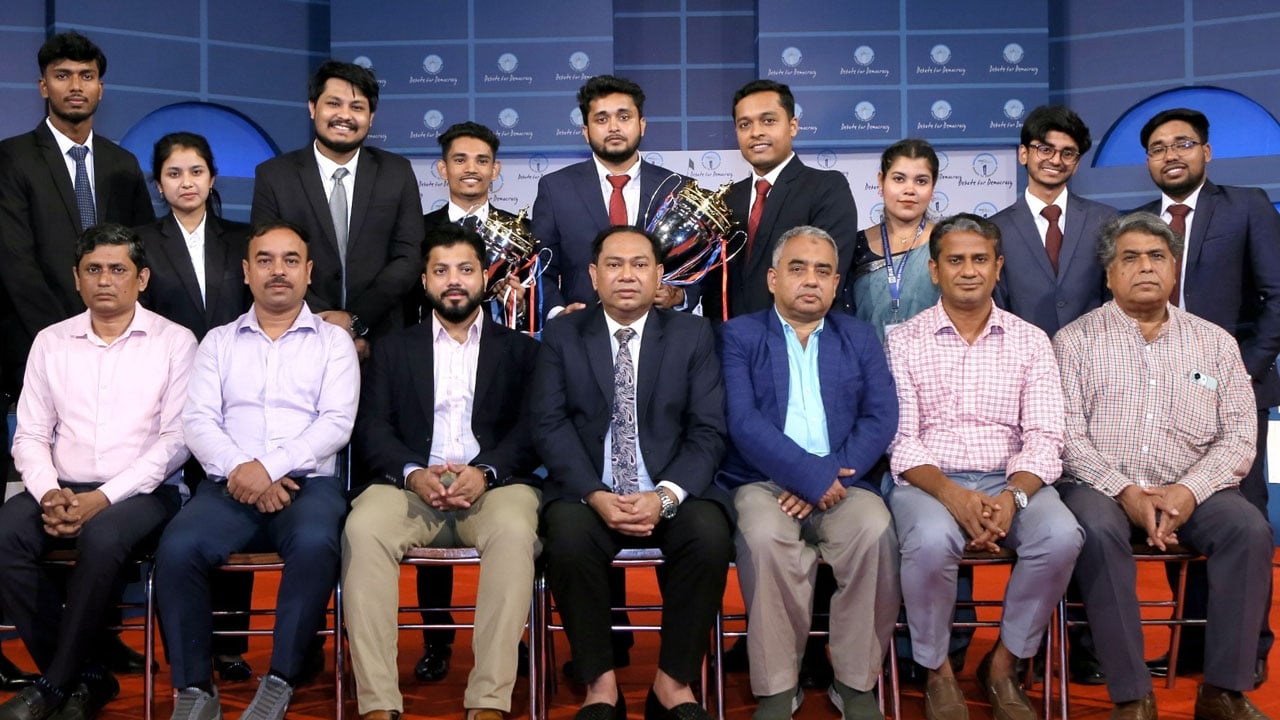‘হাসিনার দেশে ফেরার ঘোষণা রাজনৈতিক ভাওতাবাজি’