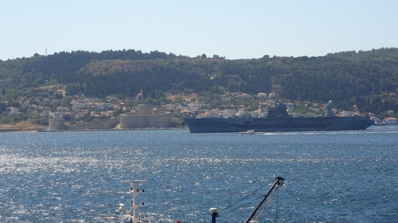 আকাবা উপসাগরে নোঙরে প্রস্তুত মার্কিন যুদ্ধজাহাজ