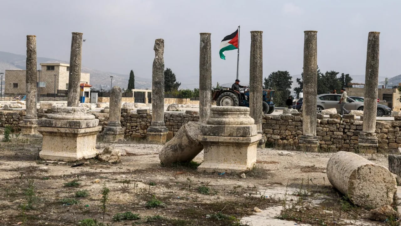 পশ্চিম তীরের পাঁচটি ঐতিহাসিক নিদর্শন জব্দ করল ইসরাইল