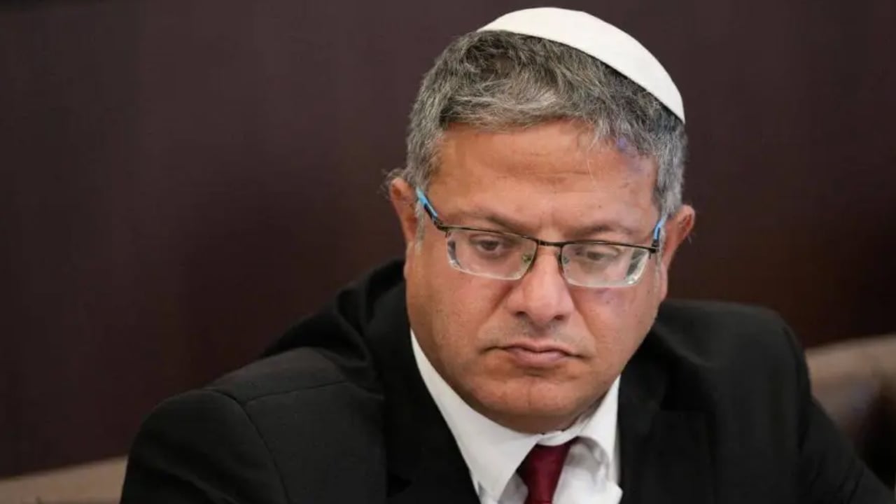 ফিলিস্তিনিদের তোপের মুখে পালালেন ইসরাইলি মন্ত্রী