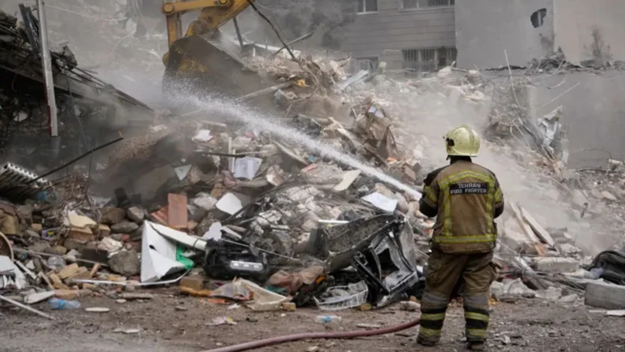 ইসরাইলে নতুন করে ব্যালিস্টিক ক্ষেপণাস্ত্র হামলা চালিয়েছে ইরান