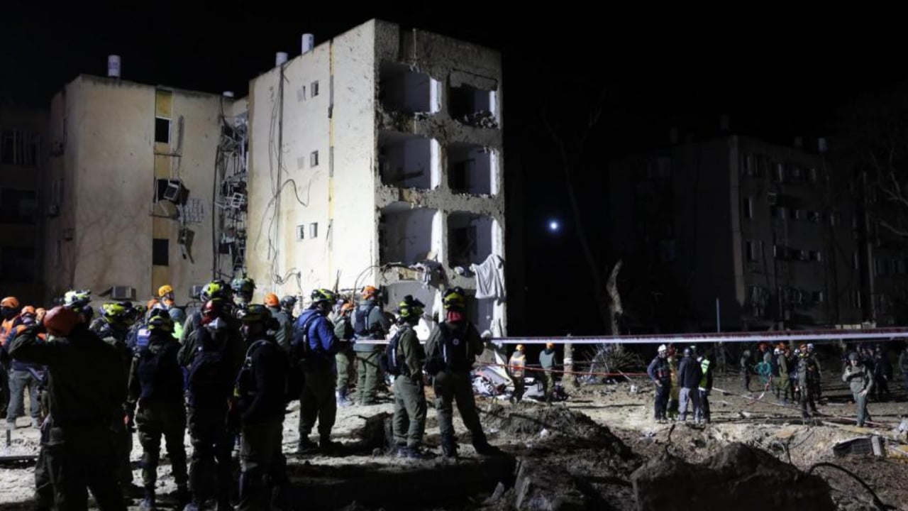 ইসরাইল ও যুক্তরাষ্ট্রের বিভিন্ন ঘাঁটিতে ইরানের হামলা