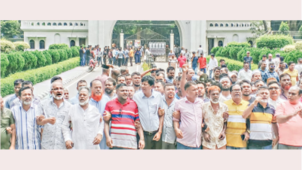 গতি কমছে আন্দোলনের, দেখা মিলছে না ইশরাকের
