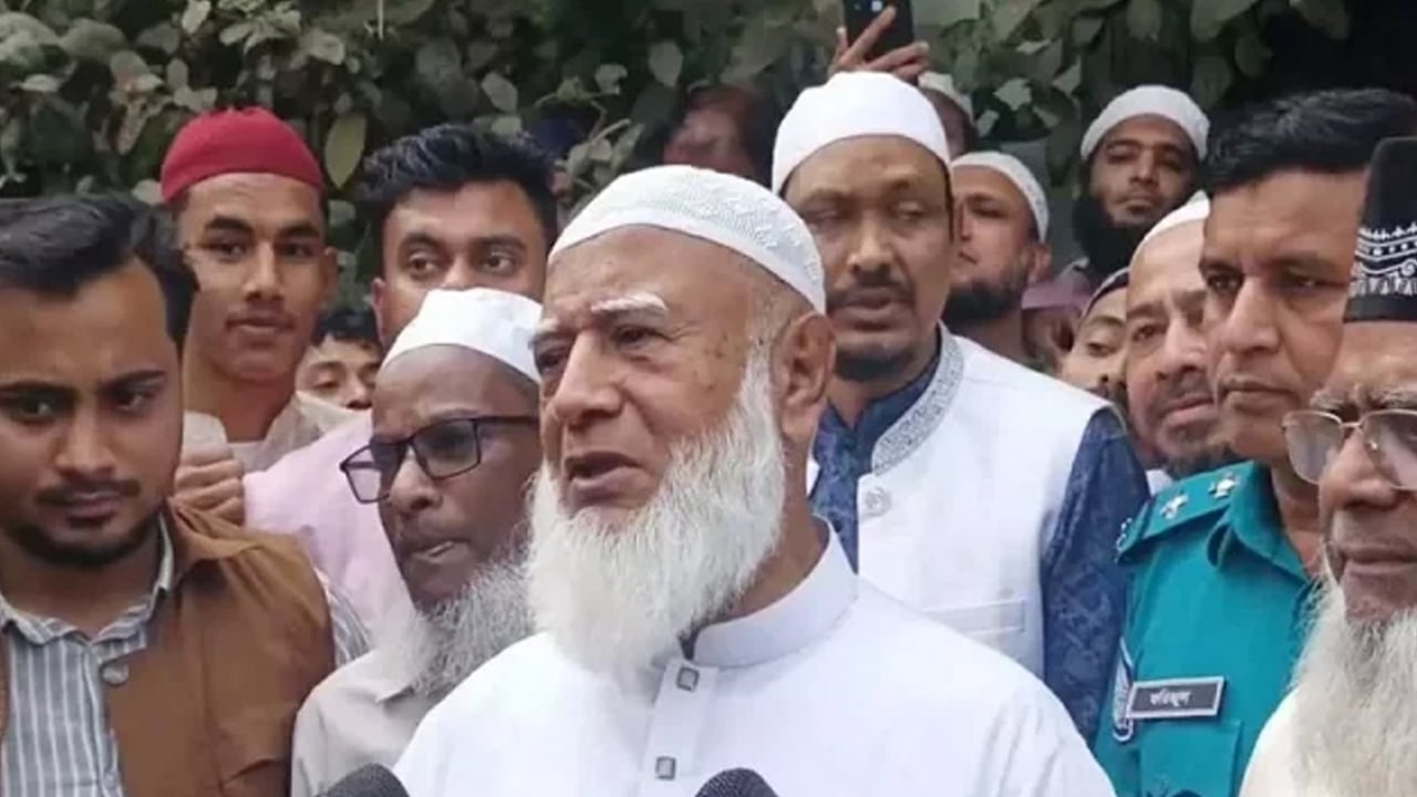 সরকারি প্রটোকলের গাড়ি ব্যবহার করলেন না জামায়াত আমির