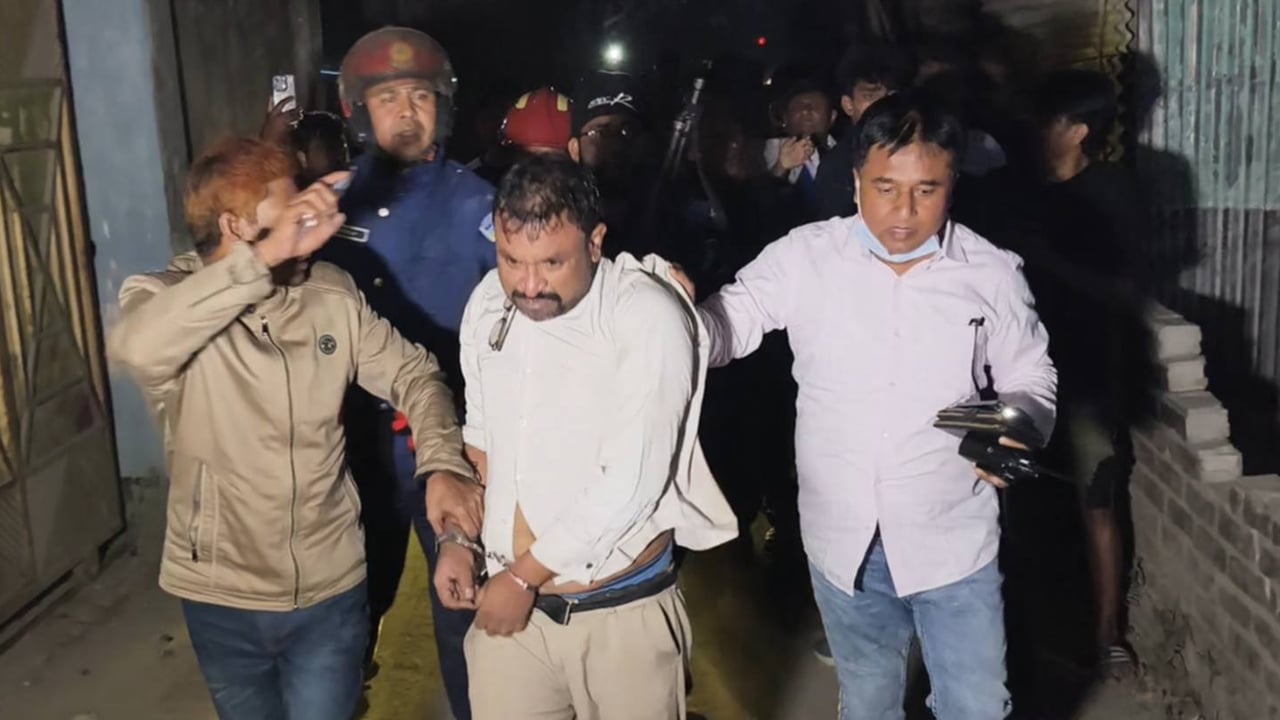 জামালপুরে স্ত্রীকে হত্যার পর লাশ পোড়ানোর চেষ্টা, আইনজীবী আটক