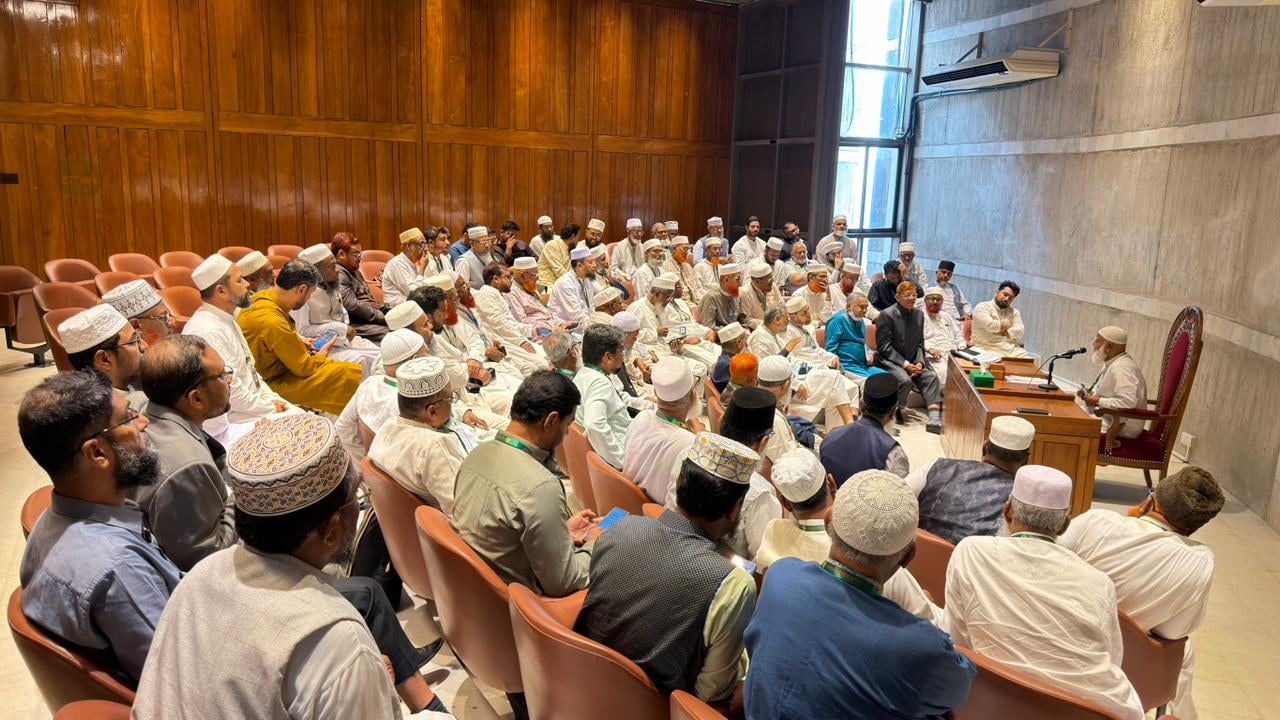 সংসদীয় সভায় বসেছে বিরোধী দল