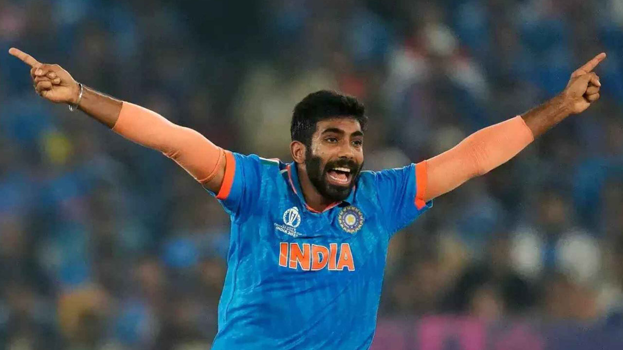 আইসিসির বর্ষসেরা ক্রিকেটার হলেন বুমরা