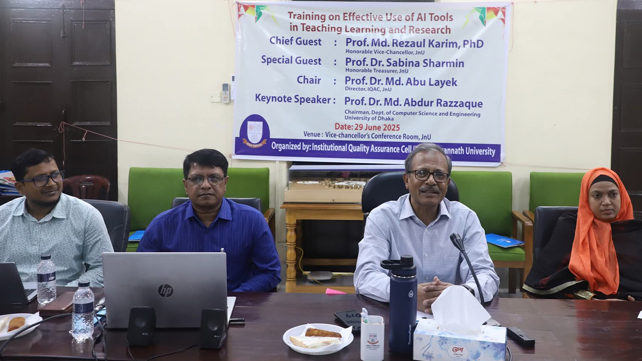 এআই ব্যবহারে ভারসাম্য ও নৈতিকতা নিশ্চিত করতে হবে: জবি উপাচার্য
