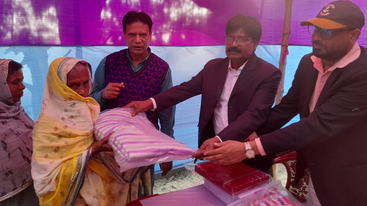 জাগো নারী ফাউন্ডেশনের কম্বল বিতরণ