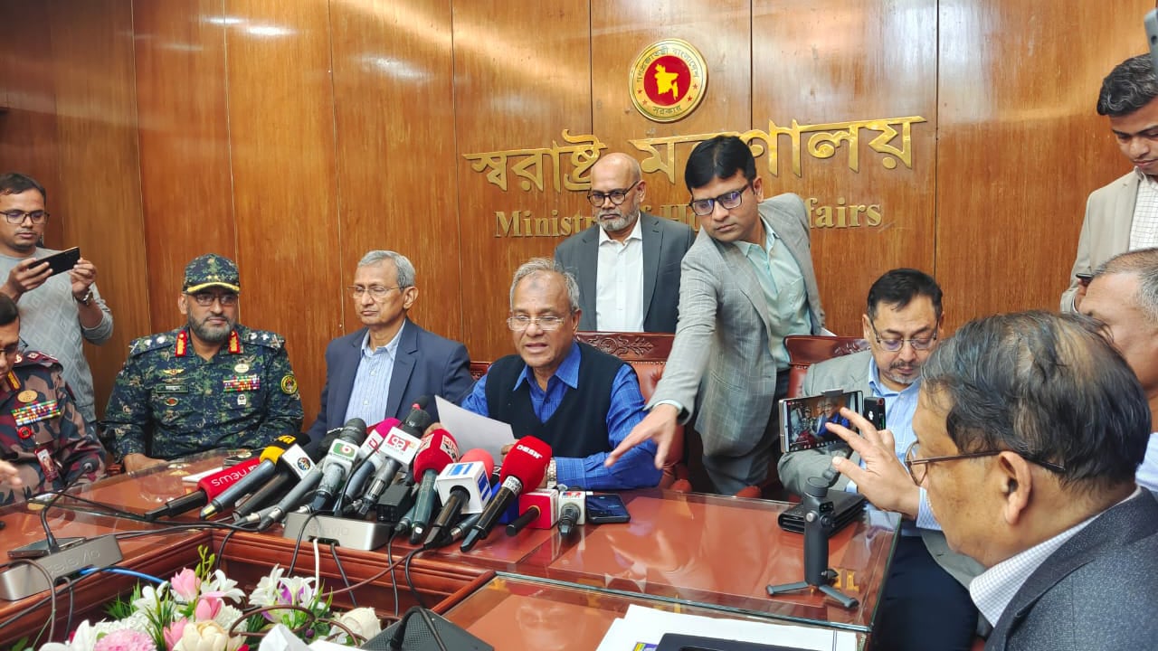 জুলাইযোদ্ধারা বিশেষ নিরাপত্তা পাবেন : স্বরাষ্ট্র উপদেষ্টা