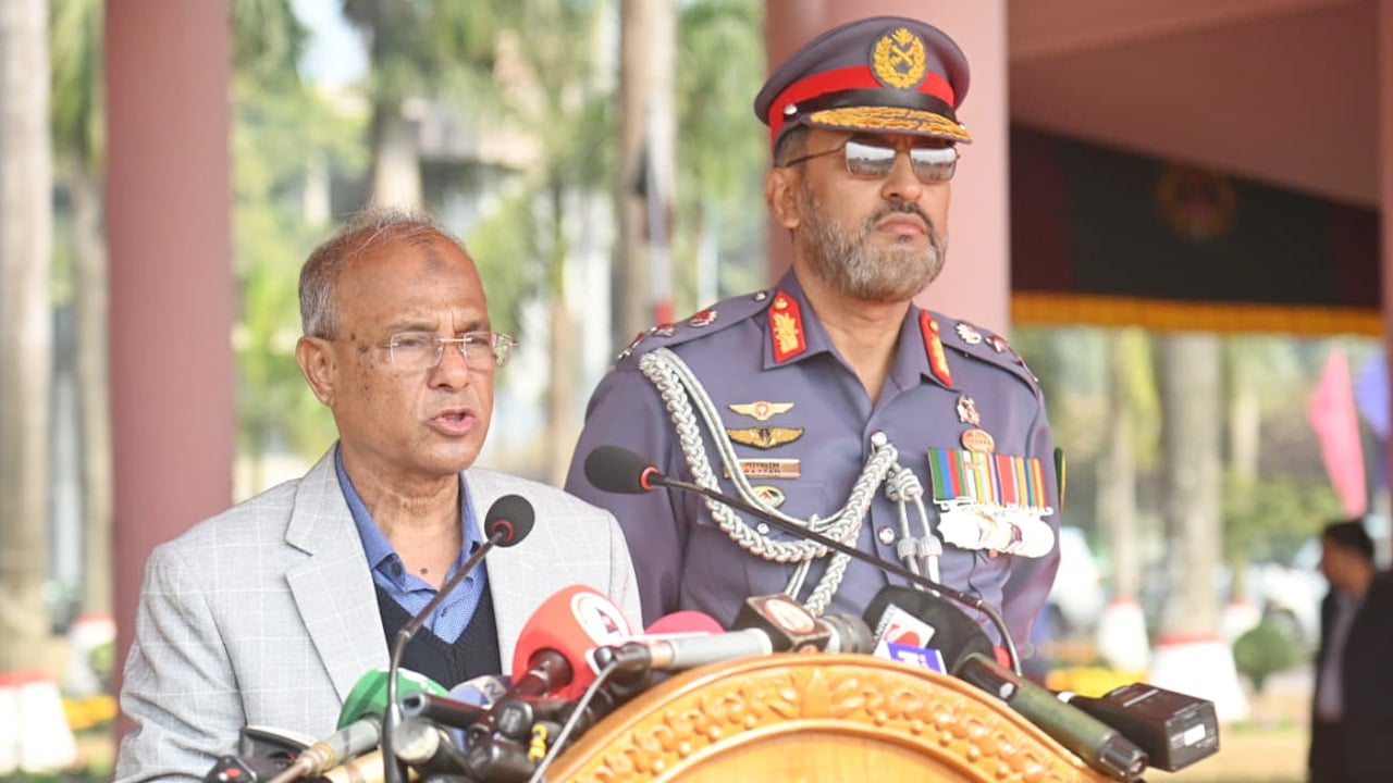 আনসারদের পেশাদারিত্বের সঙ্গে দায়িত্ব পালনের আহ্বান স্বরাষ্ট্র উপদেষ্টার