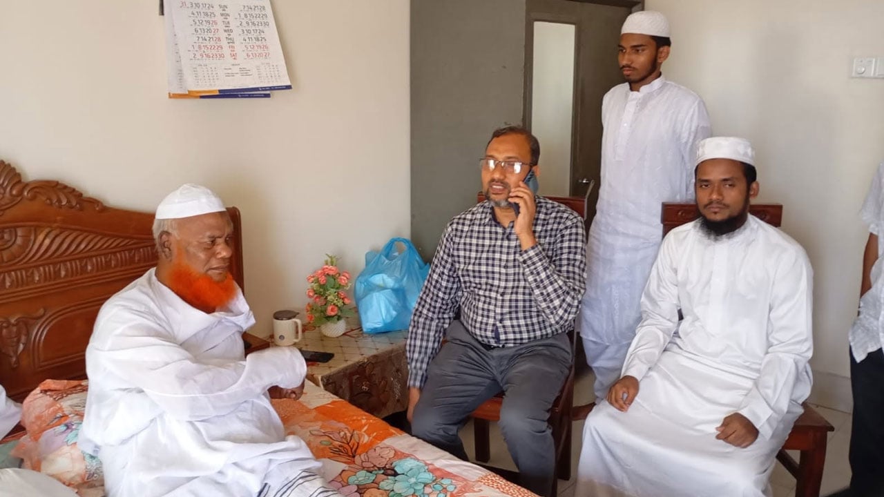 হামলার শিকার ক্বারী আবু রায়হানকে দেখতে গেলেন জামায়াতের সংসদ সদস্য