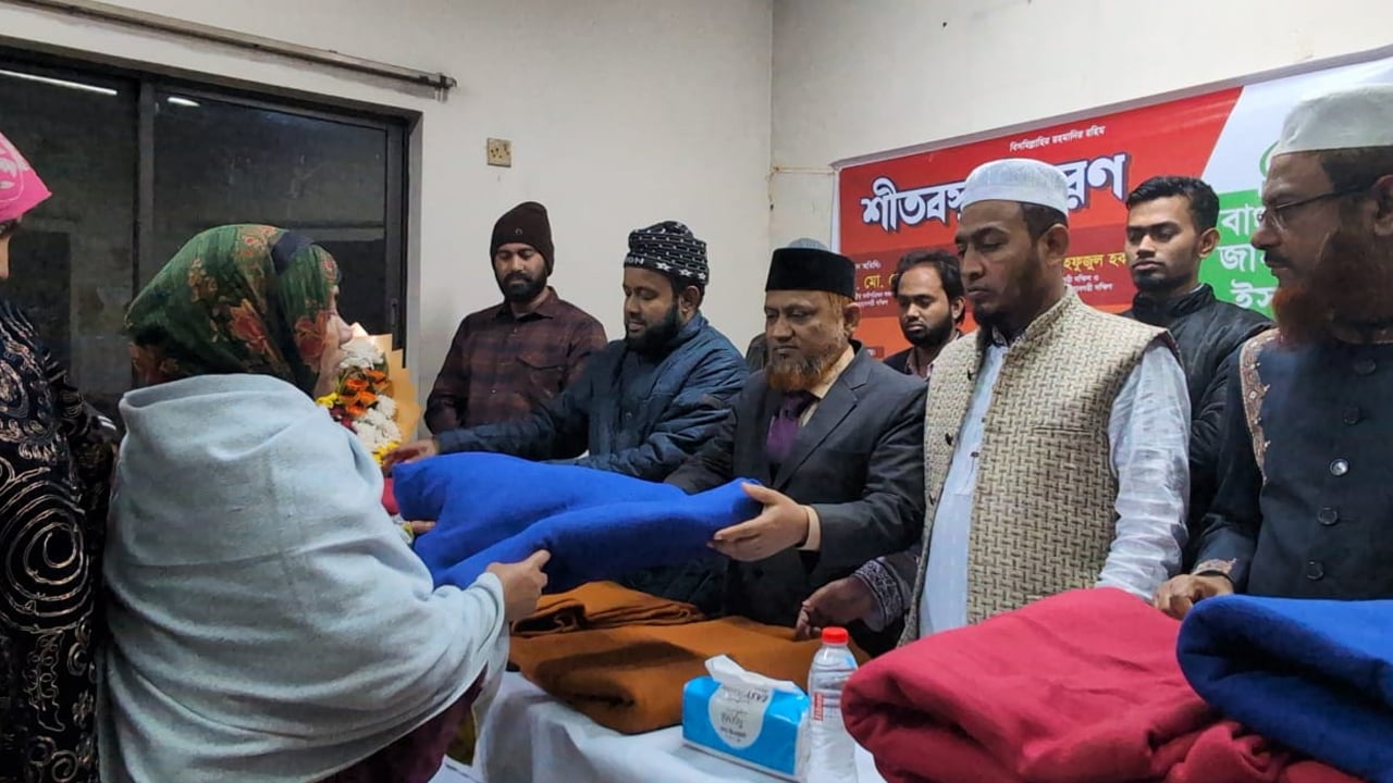 প্রশাসনের একটি অংশ বিশেষ দলের পক্ষপাতিত্ব করছে