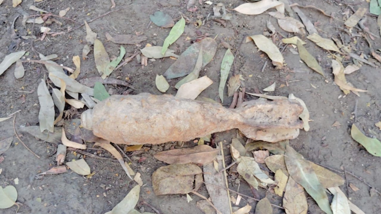 বকশীগঞ্জে পুকুর থেকে মর্টারশেল উদ্ধার