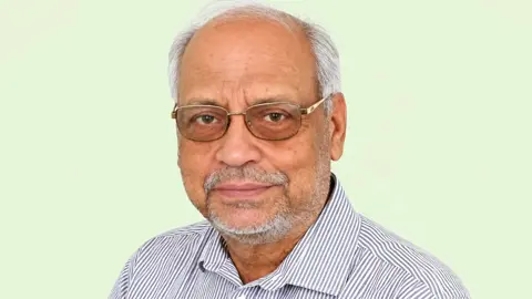 বিমানবন্দরে বিশৃঙ্খলা, মেজর (অব.) আখতারুজ্জামানের বিরুদ্ধে মামলা