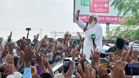 মুজিব-হাসিনার জন্মস্থানে দাঁড়িয়ে জামায়াত আমিরের হুঁশিয়ারি, দাবি আদায়ে আমরা অনড়
