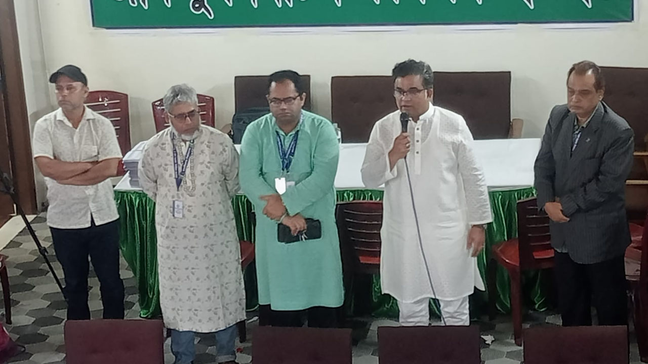 দীর্ঘক্ষণ বন্ধ থাকার পর আবারো জাকসুর ভোট গণনা শুরু