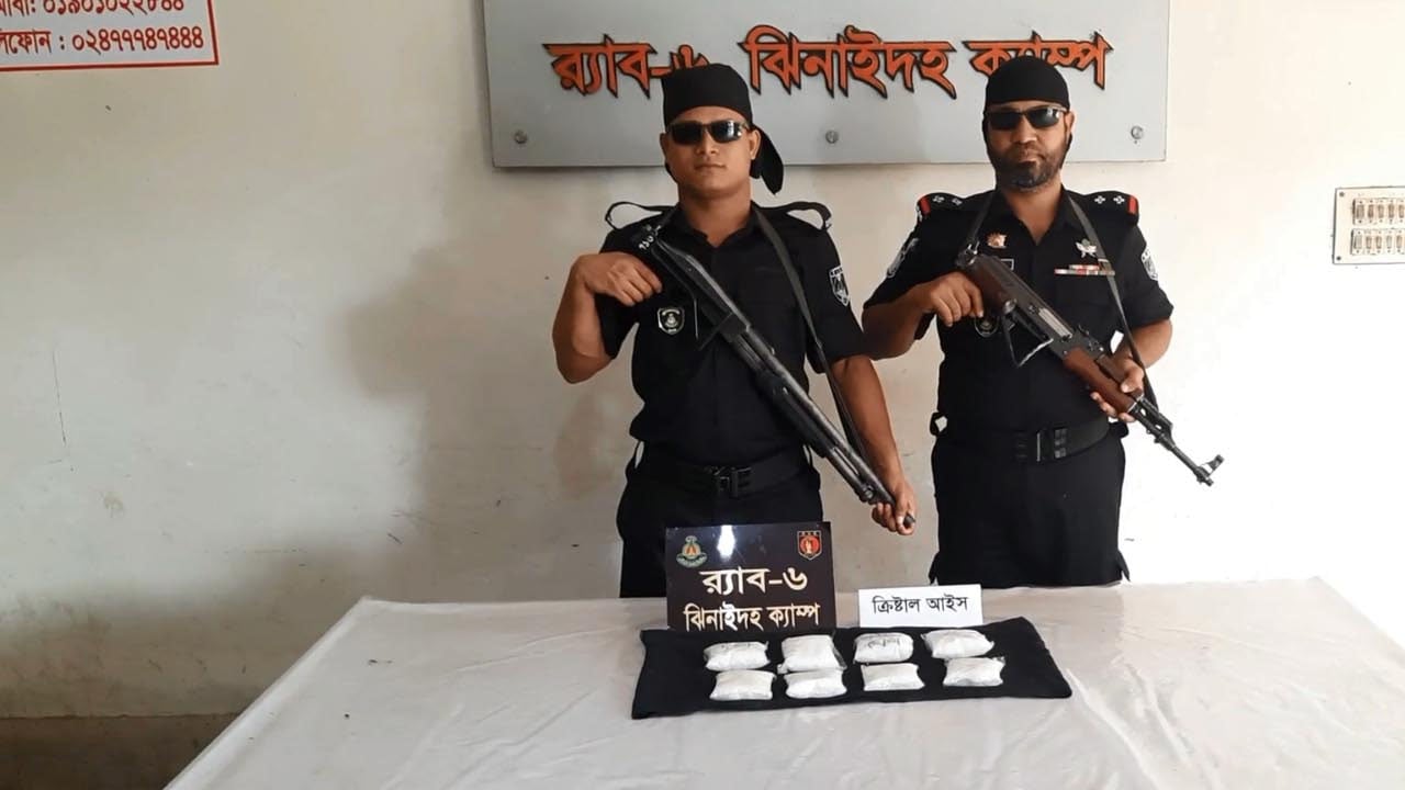 যাত্রীবাহী বাসে মিললো সাড়ে ৭ কোটি টাকার ‘ক্রিস্টাল মেথ’