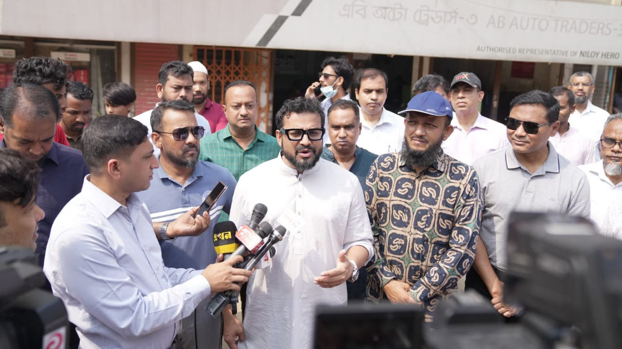 ফুটপাত দখল করে ব্যবসা করলে লাইসেন্স বাতিল: ডিএনসিসি