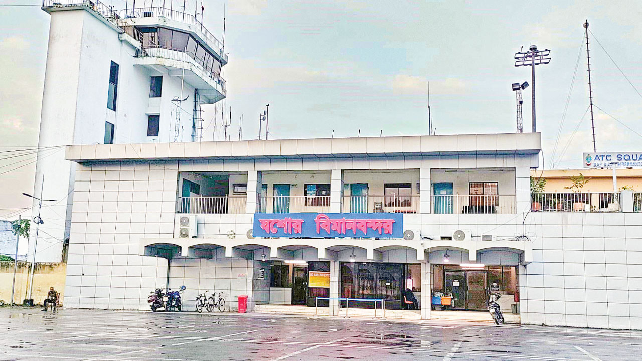 পদ্মা সেতুর প্রভাবে যাত্রীসংকটে ধুঁকছে যশোর বিমানবন্দর