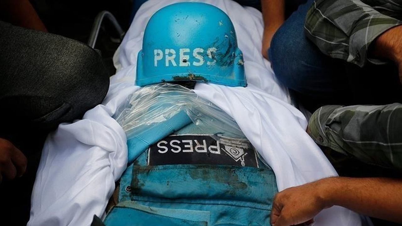 গাজায় সাংবাদিক ও ত্রাণকর্মীদের গণহারে হত্যা