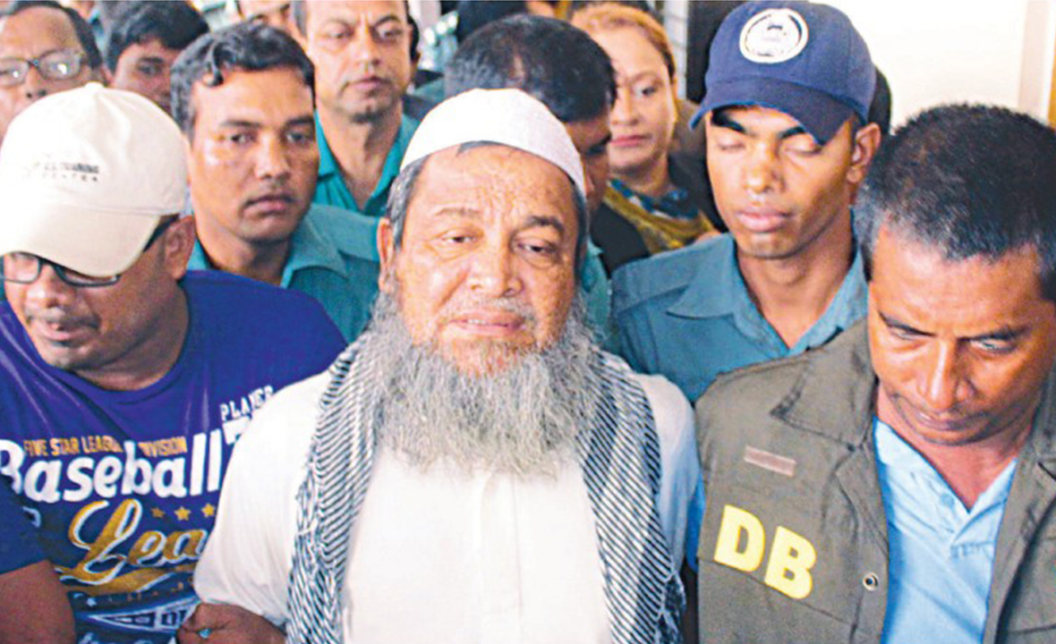 বাবুনগরীর রিমান্ডে নিষ্ঠুরতা