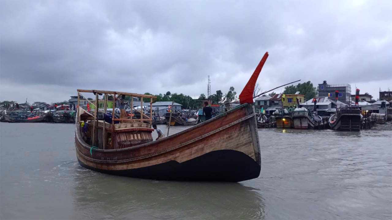 সাগরে পাঁচদিন ভেসে ফিরলেন ৯ জেলে, এখনও নিখোঁজ ৬