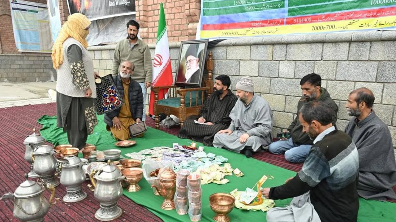 স্বর্ণ-অর্থ নিয়ে ইরানের পাশে কাশ্মীরিরা