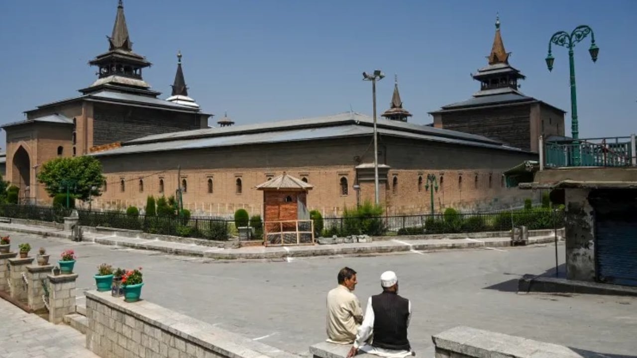 কাশ্মীরের মসজিদ-মাদরাসার তথ্য নিচ্ছে ভারত সরকার