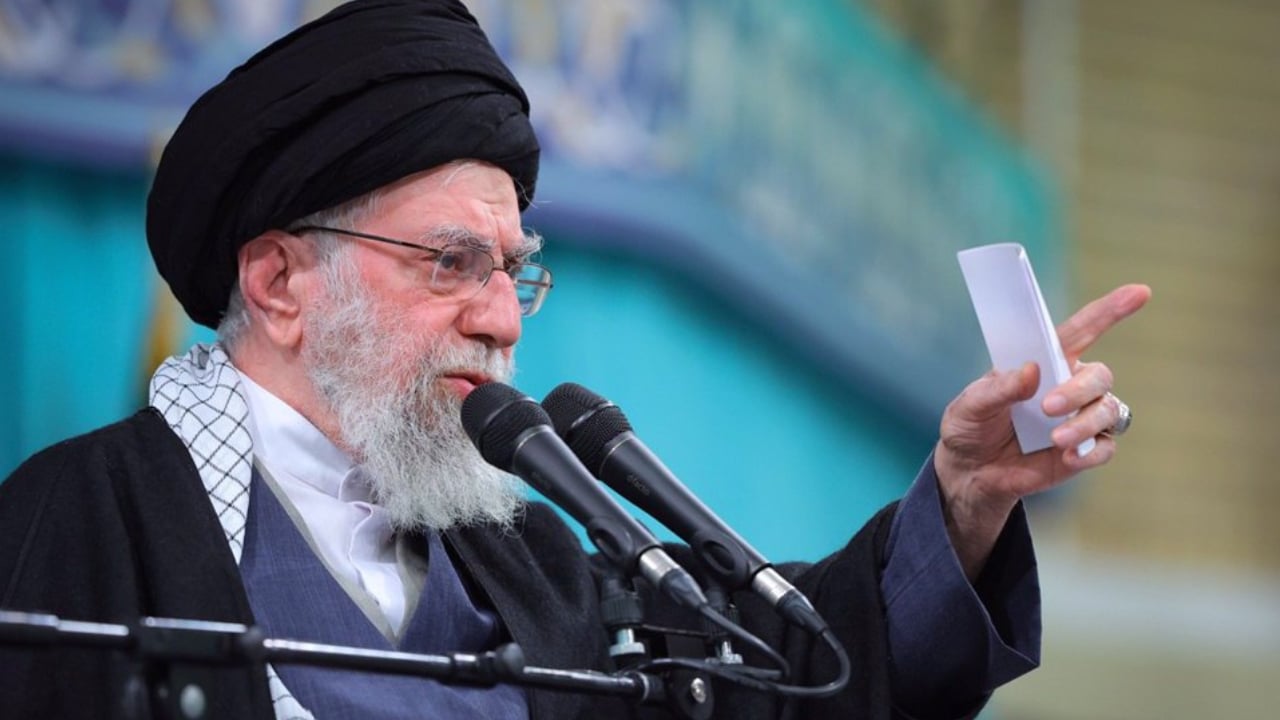 ইরানে যুক্তরাষ্ট্রের হামলা আঞ্চলিক যুদ্ধে পরিণত হবে: খামেনি