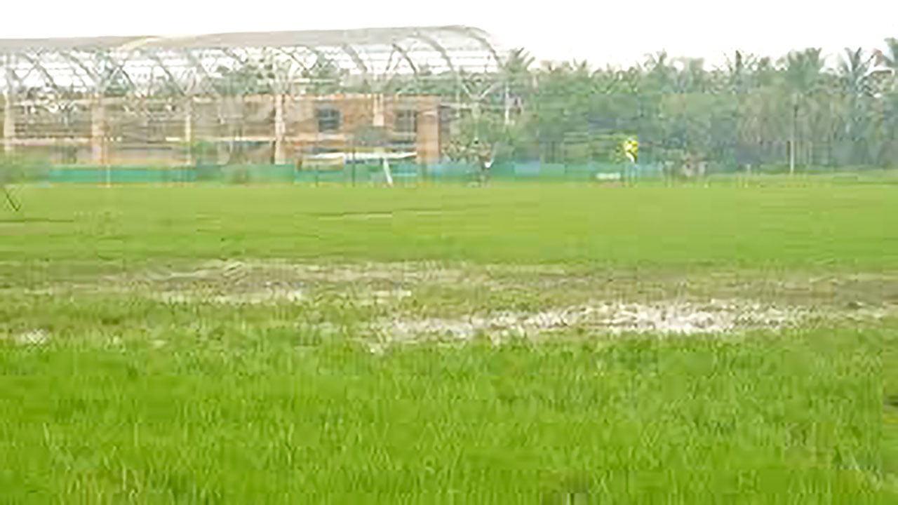খুবির কেন্দ্রীয় মাঠ বেহাল